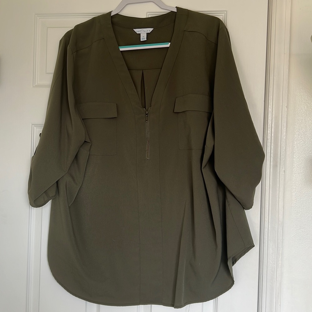 3X dark green shirt with zipper accent